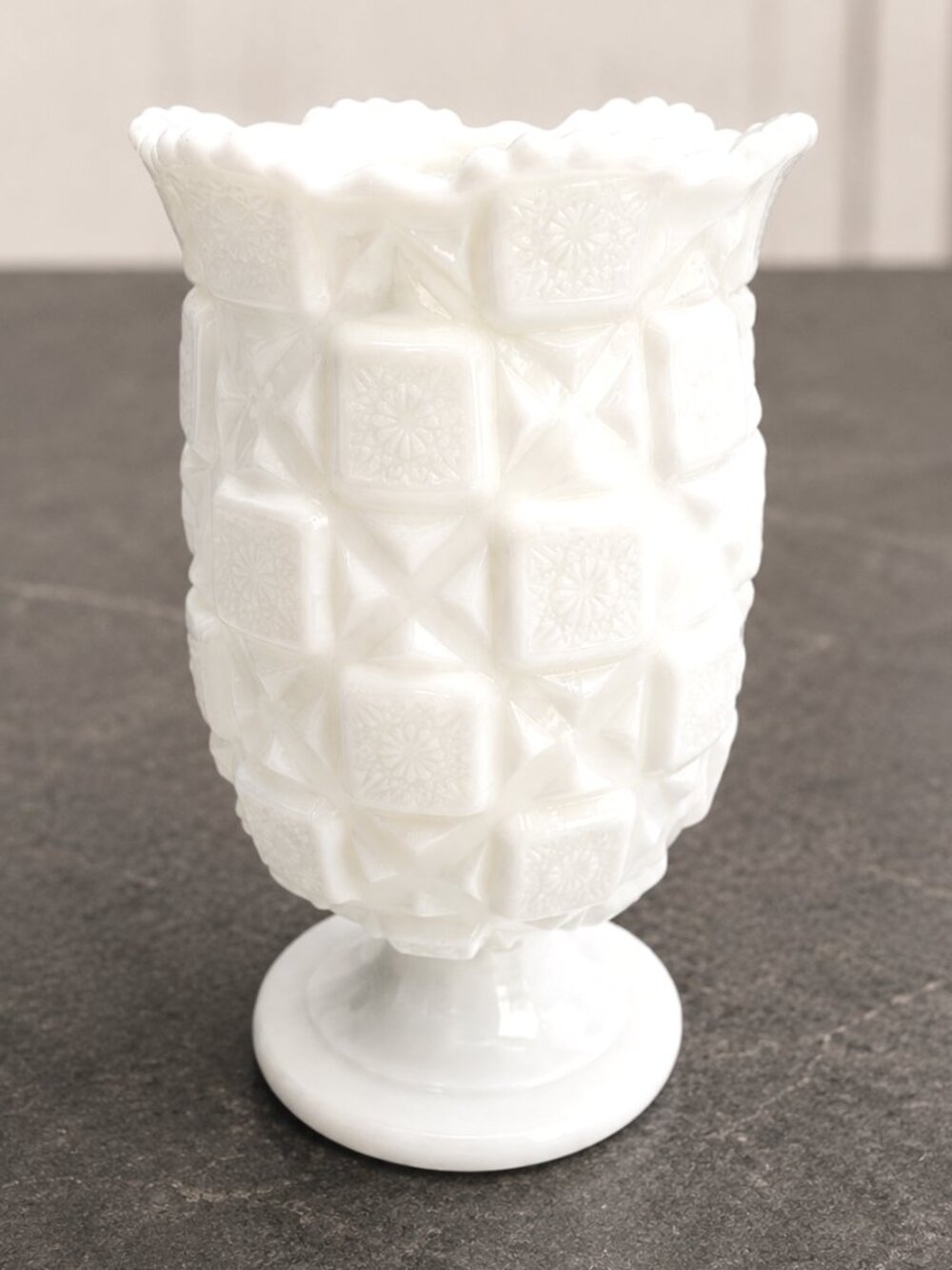Veg Westmoreland Old Quilt Celery Milk Glass Vase Footed Pedestal White Pressed